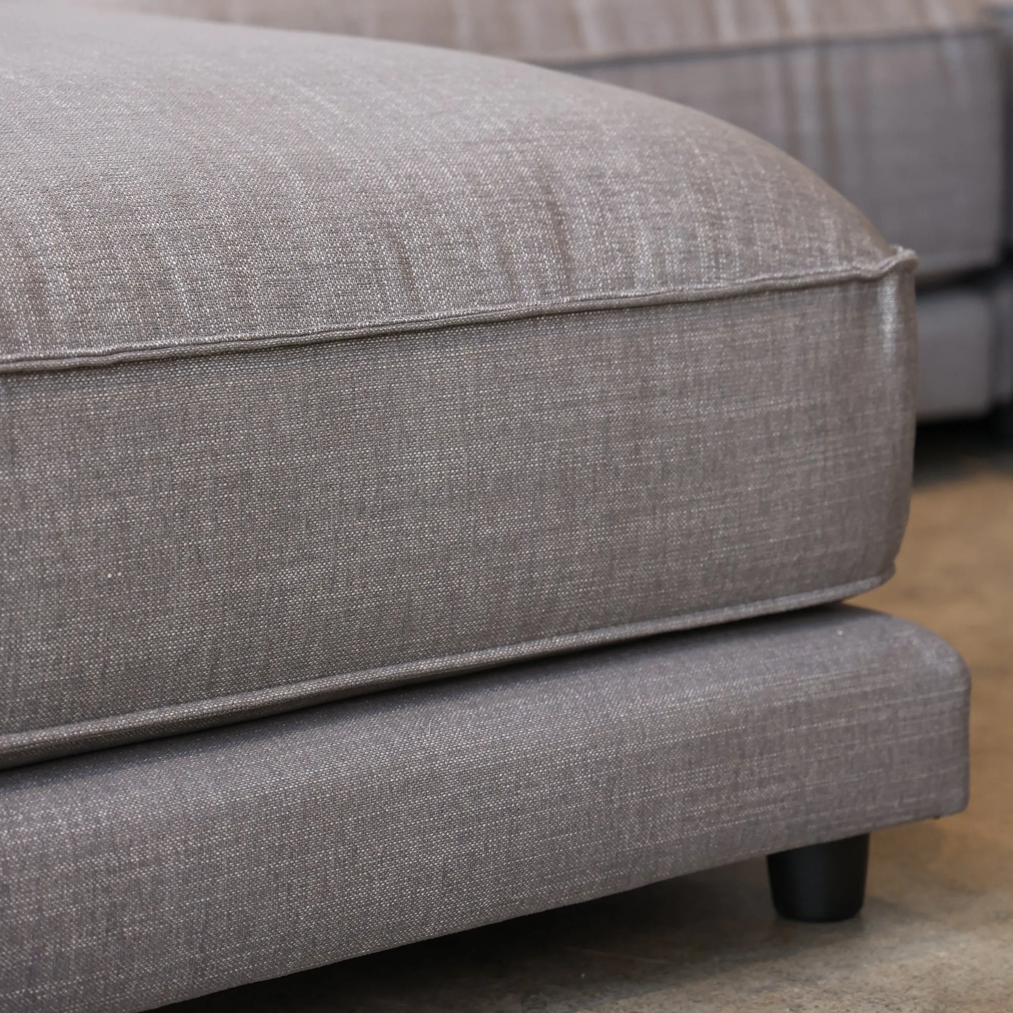Diaby Crypton Ottoman